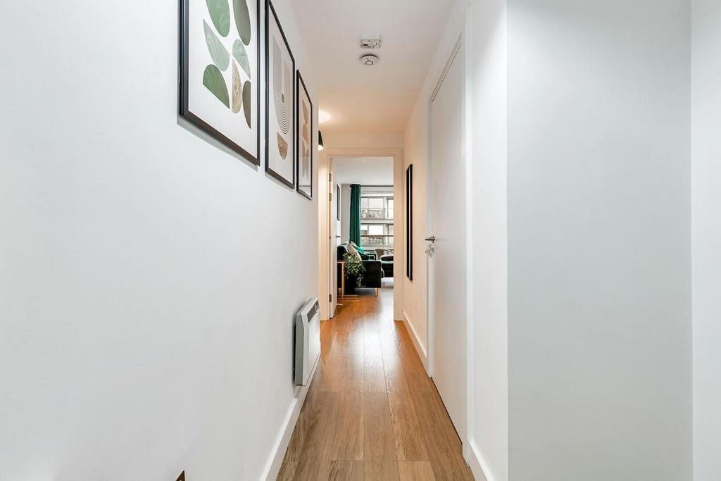Apartament Stylish With Free Parking And Canal Views Londra