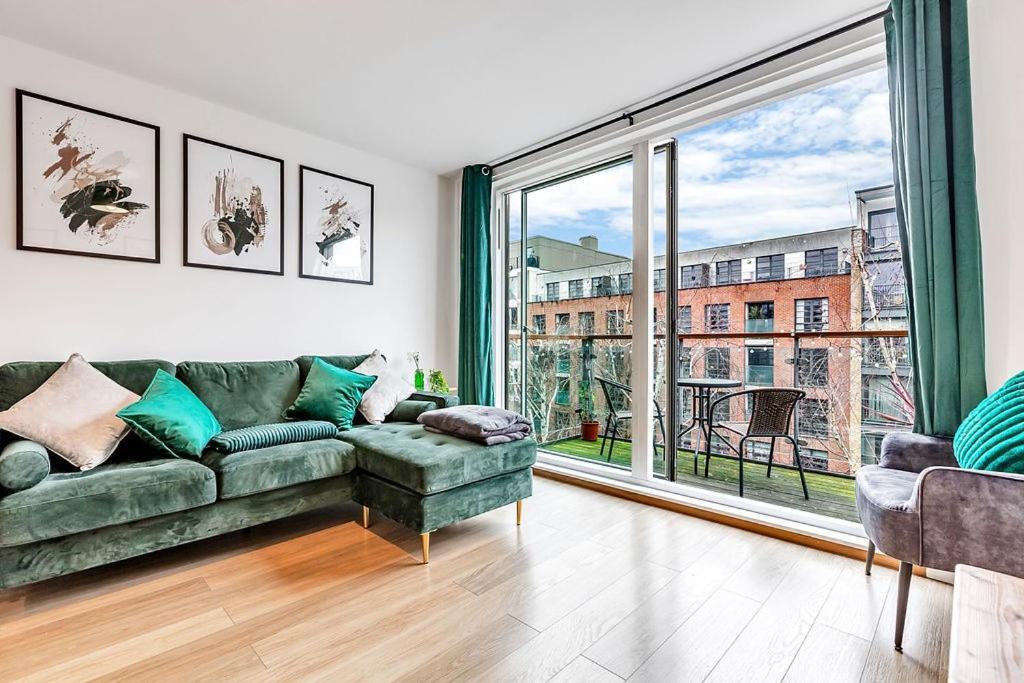 Stylish With Free Parking And Canal Views Londra
